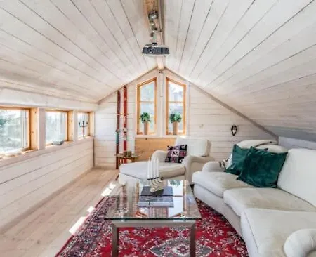 Mysig Fjaellstuga Med Direktanslutning Till Fjaellet Oviken Exterior photo