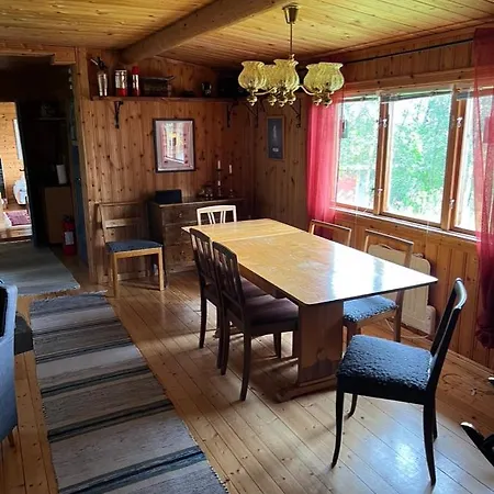 Mysig Fjaellstuga Med Direktanslutning Till Fjaellet Oviken Exterior photo